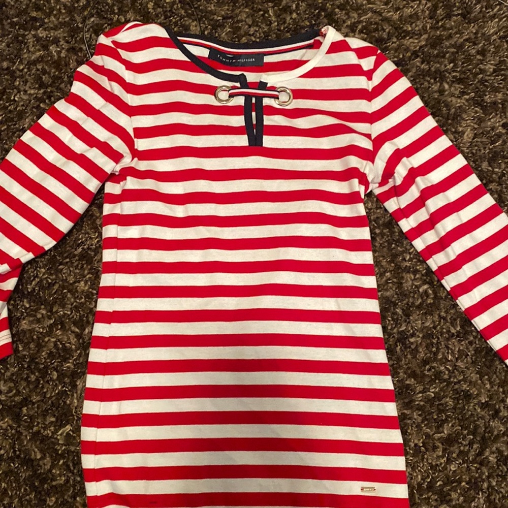 brand new tommy hilfiger mid-sleeve tee
